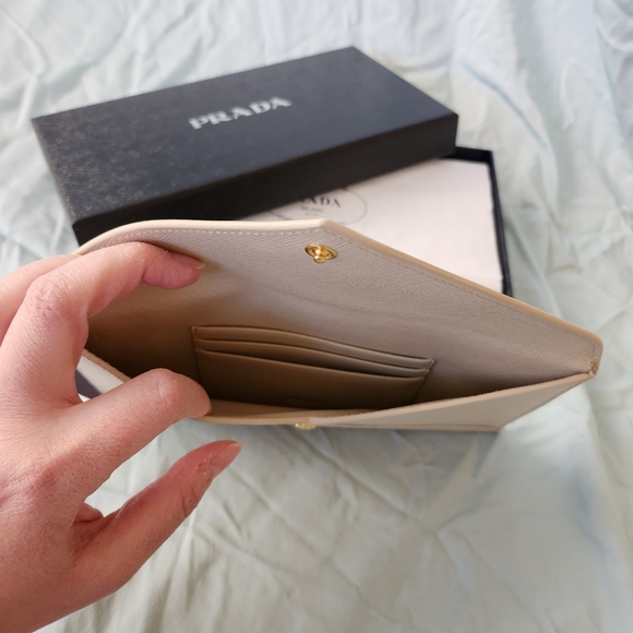[Brand New] Authentic Prada Saffiano Leather Long Envelope Wallet - Picture 6 of 10